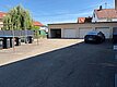 Garagen mit Hof