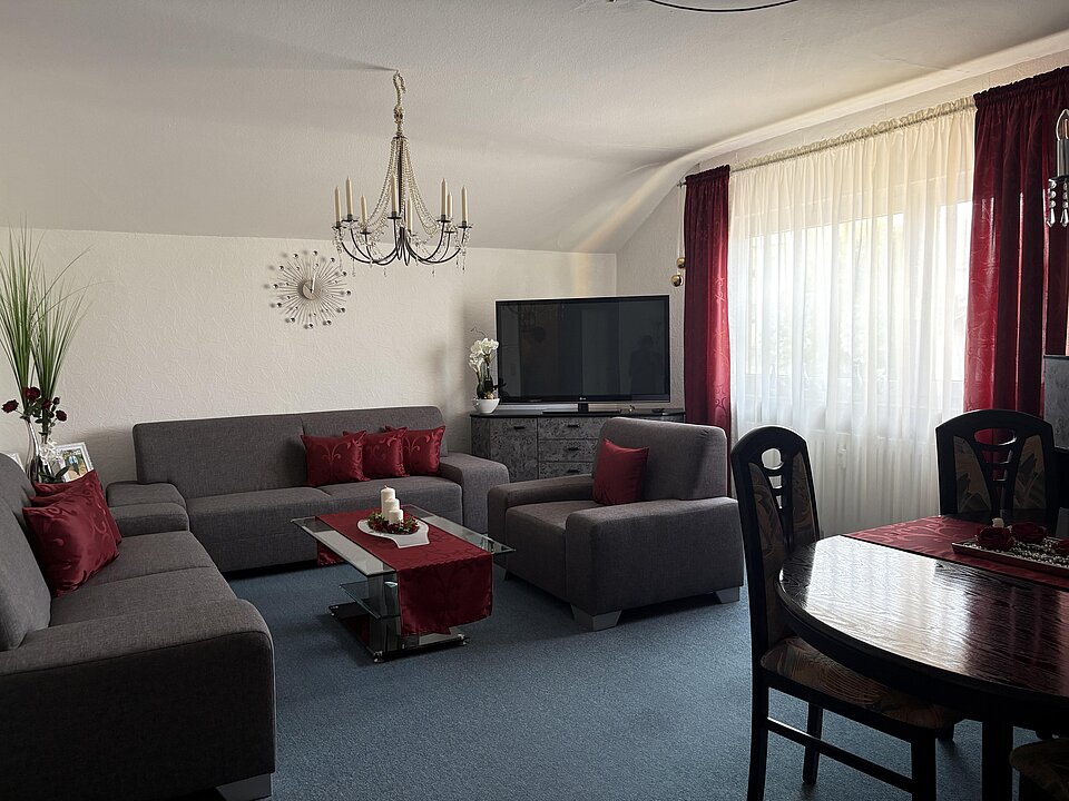 Wohn-, Esszimmer DG