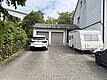 Hofeinfahrt mit Garage