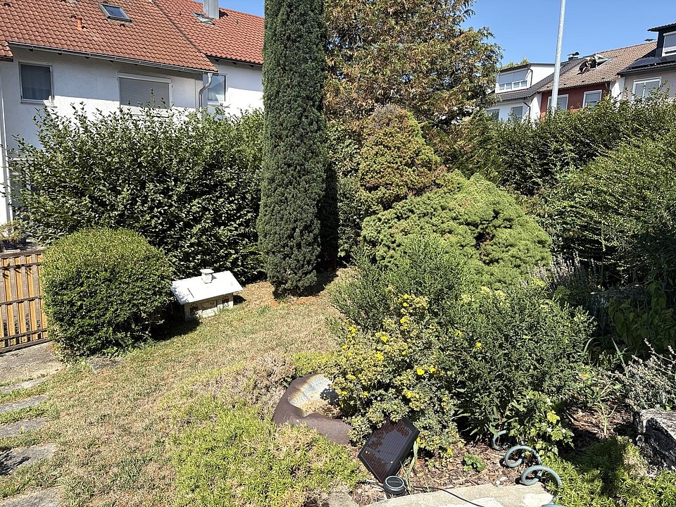 weitere Gartenfläche
