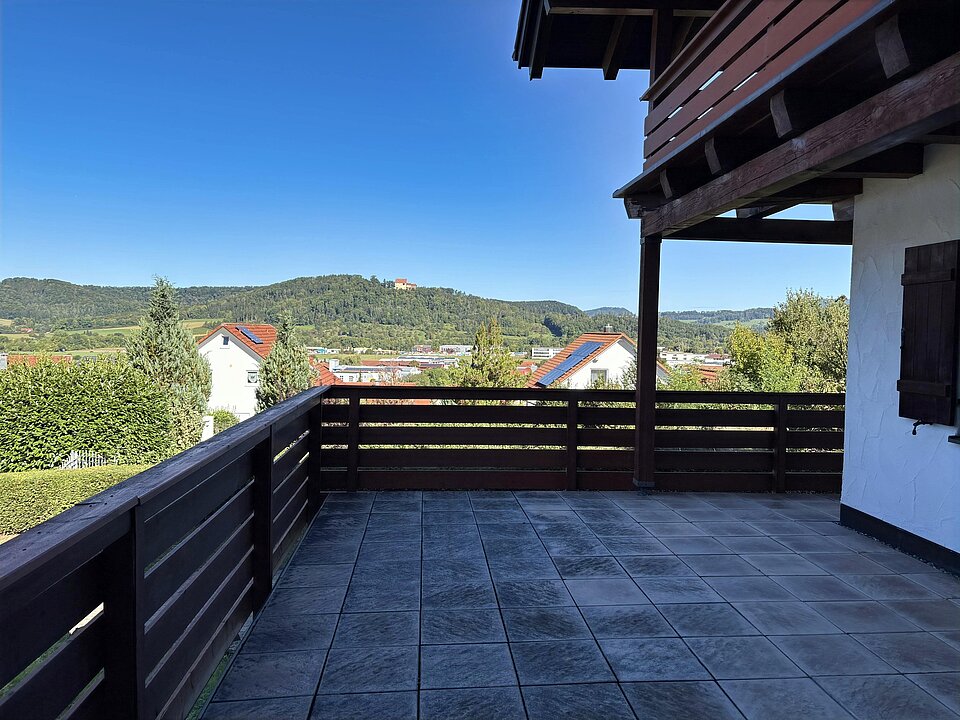 großzügige Terrasse mit Weitblick!