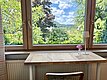 Bürobereich im Wohnzimmer