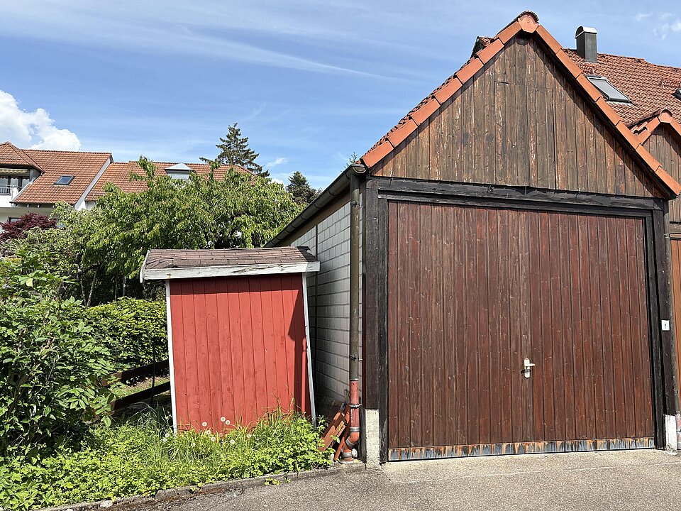 Große Garage