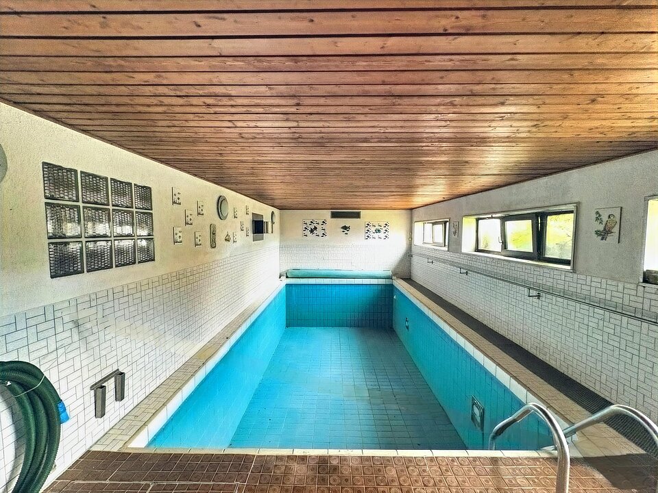 Hallenbad UG