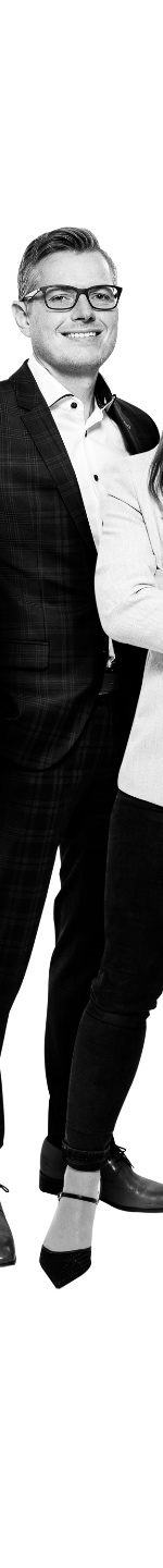 stehendes Portrait Mirko Doll